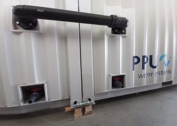 Connection of 2 containers